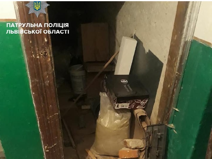 У Львові поліцейські затримали чоловіка, що намагався пограбувати підвал