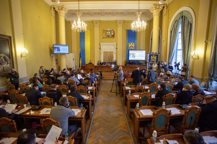 Львівські студенти вимагають пільгового проїзду у маршрутках Львівські студенти вимагають пільгового проїзду у маршрутках