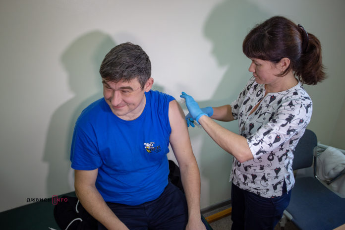 Львівський лікар розповів, кому з дорослих потрібно зробити щеплення від кору Львівський лікар розповів, кому з дорослих потрібно зробити щеплення від кору