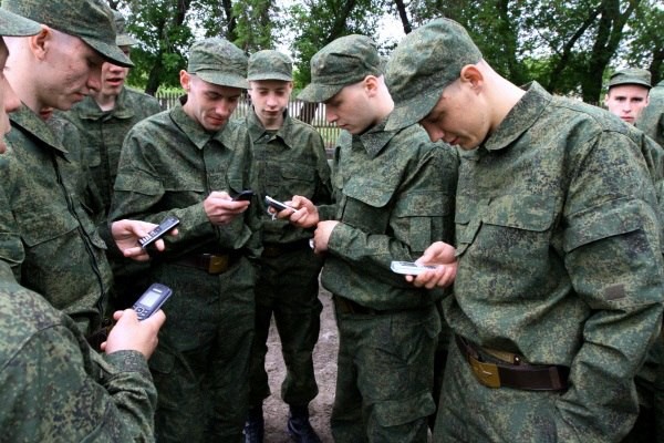 armii-mozhno-polzovatsya-telefonom