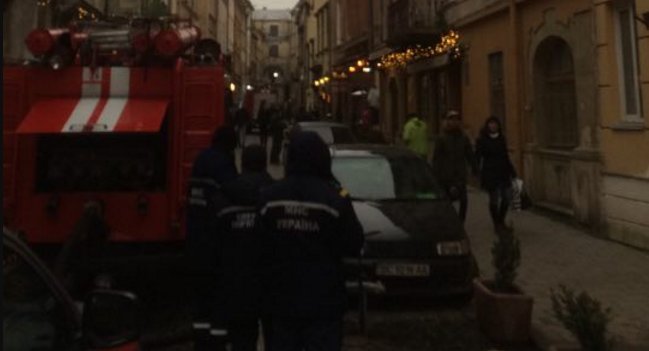 Рятувальники спростували інформацію про пожежу у львівському закладі