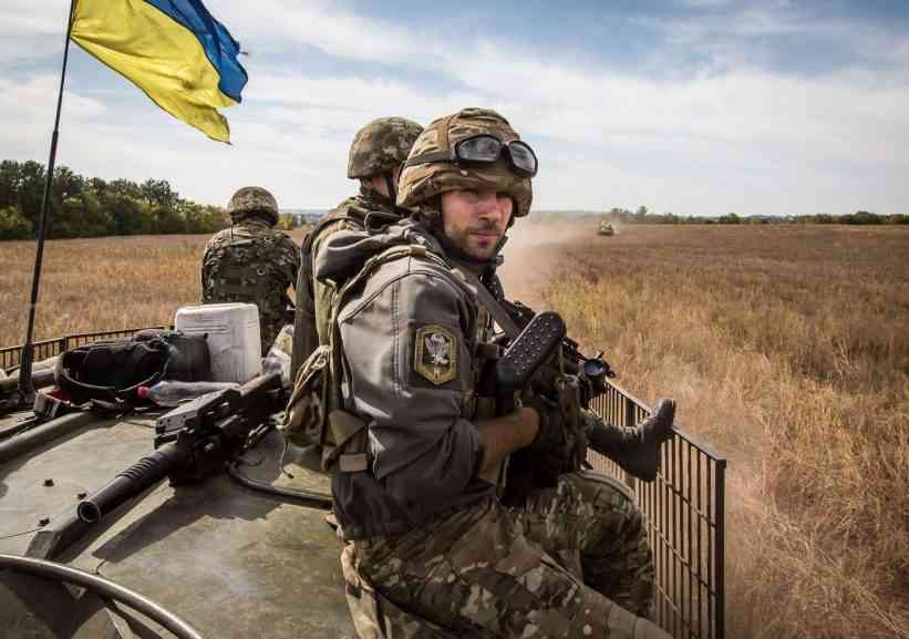 Окупанти продовжують обстрілювати позиції українських військ