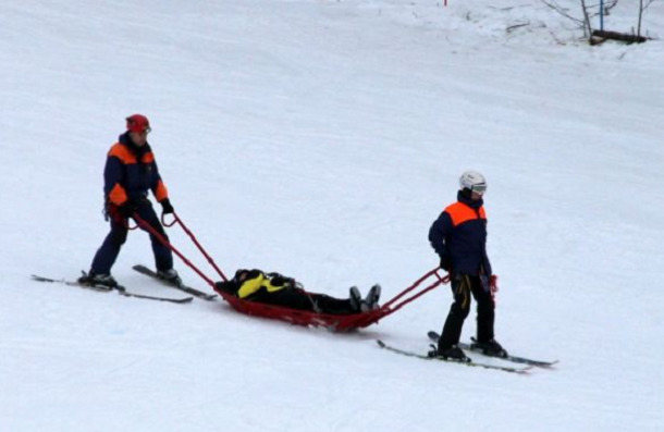 Львівські рятувальники допомогли травмованій лижниці