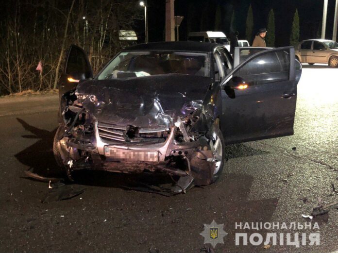 ДТП на Львівщині: не розминулися «БМВ» та «Фольксваген» ДТП на Львівщині: не розминулися «БМВ» та «Фольксваген»