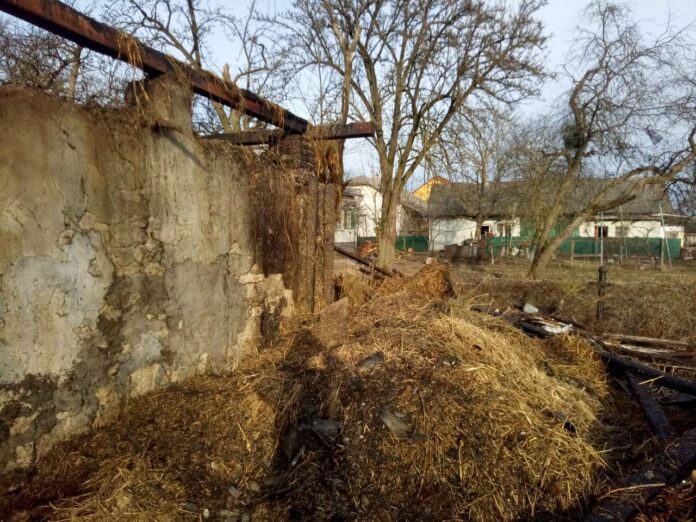 В Миколаївському районі згоріла господарська будівля В Миколаївському районі згоріла господарська будівля