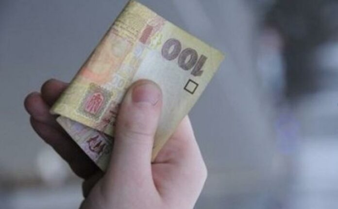У Дрогобичі чоловіку, який намагався підкупити поліцейського, загрожує до 4 років ув’язнення У Дрогобичі чоловіку, який намагався підкупити поліцейського, загрожує до 4 років ув’язнення