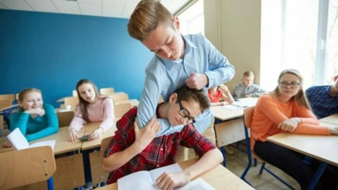 На Херсонщині суд вперше призначив покарання за булінг На Херсонщині суд вперше призначив покарання за булінг