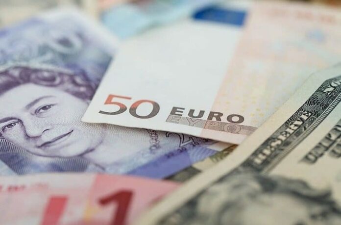 Українці купили через онлайн-банкінги близько 52 мільйонів доларів за місяць Українці купили через онлайн-банкінги близько 52 мільйонів доларів за місяць