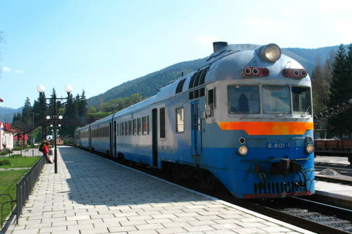 Львівська залізниця змінила розклад руху приміських поїздів на Закарпатті Львівська залізниця змінила розклад руху приміських поїздів на Закарпатті