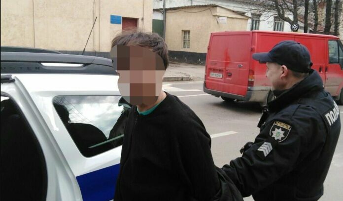 У львівському банку затримали дебошира з підробленим паспортом У львівському банку затримали дебошира з підробленим паспортом