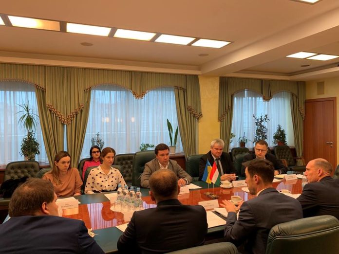 Угорщина хоче збудувати новий міст через Тису на Закарпатті Угорщина хоче збудувати новий міст через Тису на Закарпатті