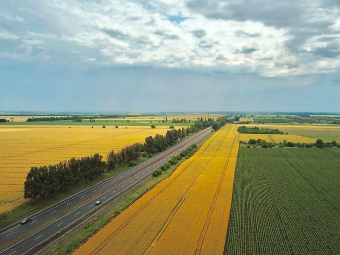 Дорогу Львів-Рівне розширять до чотирьох смуг Дорогу Львів-Рівне розширять до чотирьох смуг