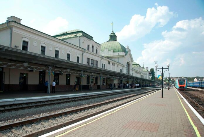 Львівська залізниця продовжить маршрут поїзда Львів – Чернівці Львівська залізниця продовжить маршрут поїзда Львів – Чернівці
