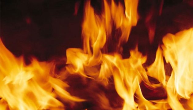 У Червонограді під час пожежі у підвалі ледь не загинув безхатько – у чоловіка опіки ніг