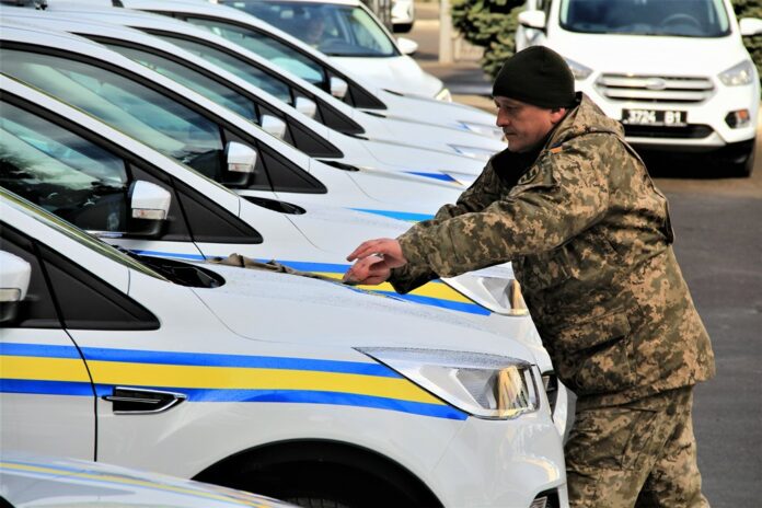 У Львові підрозділи збройних сил отримали технічну допомогу від Канади (фото) У Львові підрозділи збройних сил отримали технічну допомогу від Канади (фото)