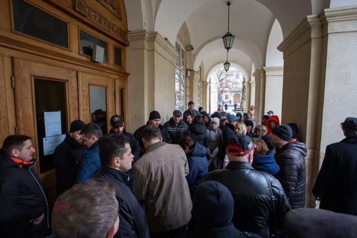 Сесію ЛМР перенесли через стоматологів (фото) Сесію ЛМР перенесли через стоматологів (фото)
