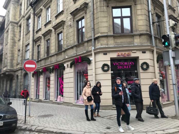 Доки не пізно: як у Львові хочуть зберегти приміщення історичних аптек Доки не пізно: як у Львові хочуть зберегти приміщення історичних аптек