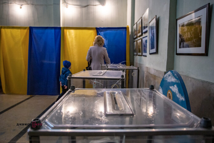Президентські вибори-2019: від змістів і програм до телешоу Президентські вибори-2019: від змістів і програм до телешоу