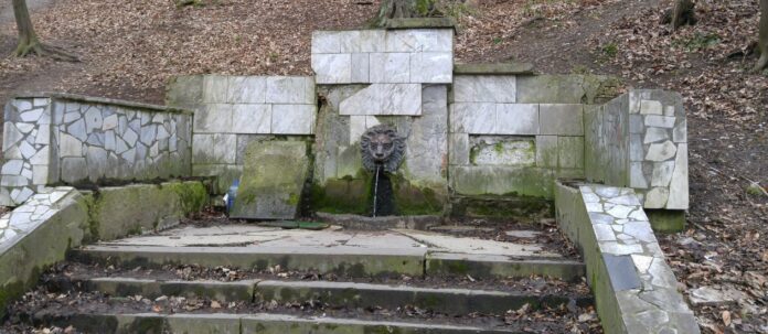 У Львові за 500 тисяч відновлять джерело в парку «Залізна вода» У Львові за 500 тисяч відновлять джерело в парку «Залізна вода»