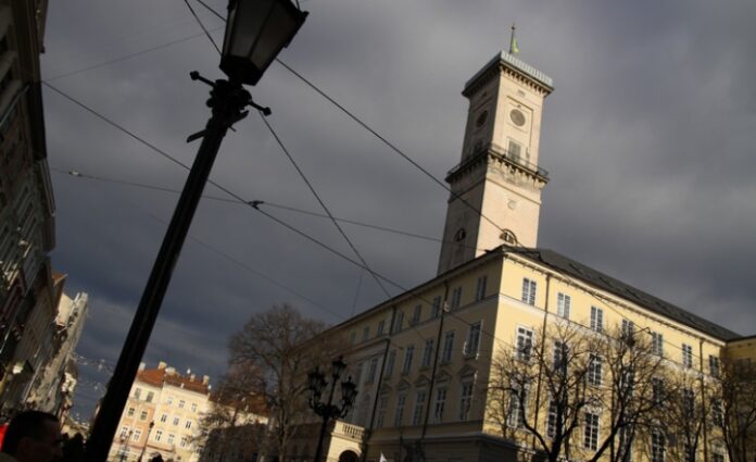 Правоохоронці проводять обшуки у Львівській міськраді Правоохоронці проводять обшуки у Львівській міськраді