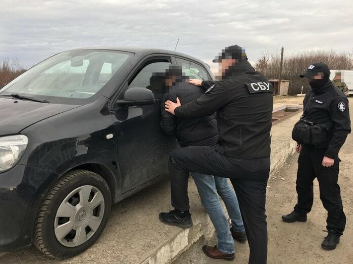На Закарпатті через кордон намагалися переправити партію героїну вартістю понад мільйон євро На Закарпатті через кордон намагалися переправити партію героїну вартістю понад мільйон євро