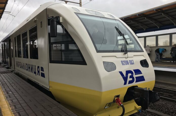 На Великдень Укрзалізниця призначила два додаткові поїзди зі Львова На Великдень Укрзалізниця призначила два додаткові поїзди зі Львова