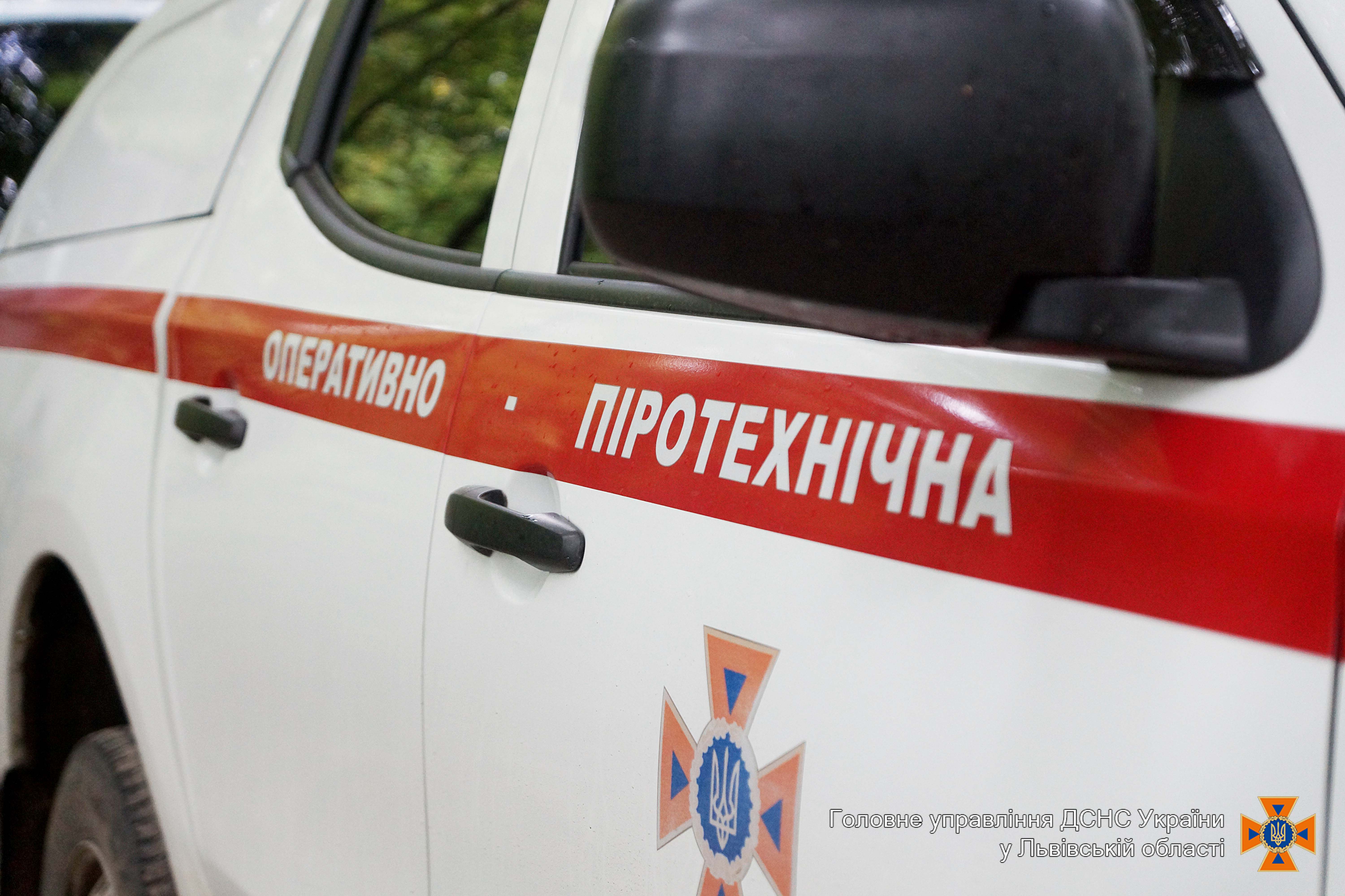 На Львівщині жителі села в полі знайшли артилерійський снаряд