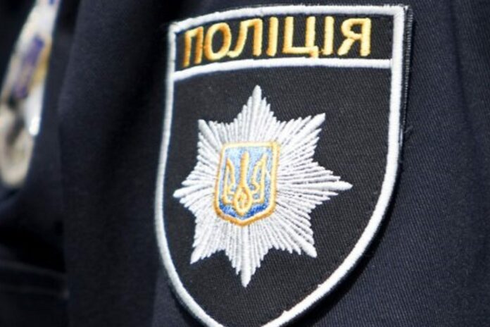 У Львові зловмисник погрожував ножицями продавчині магазину У Львові зловмисник погрожував ножицями продавчині магазину