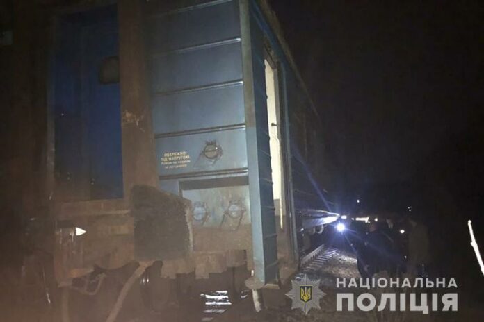 Потяг із пасажирами зійшов із рейок на Тернопільщині (фото) Потяг із пасажирами зійшов із рейок на Тернопільщині (фото)