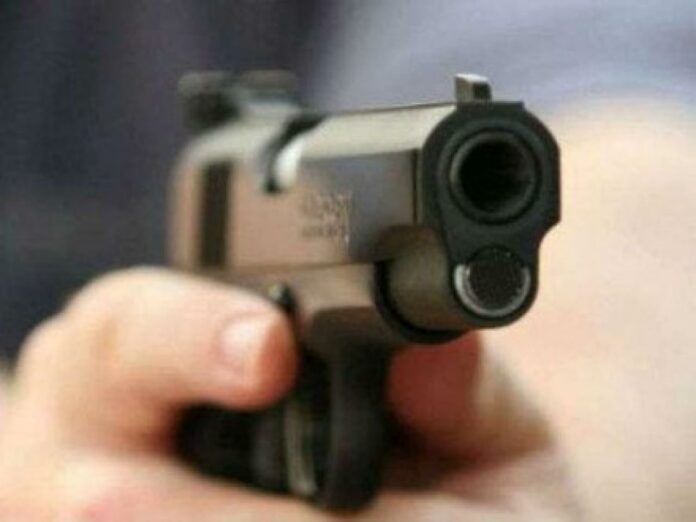 У Дрогобичі озброєний чоловік погрожував стоматологу У Дрогобичі озброєний чоловік погрожував стоматологу