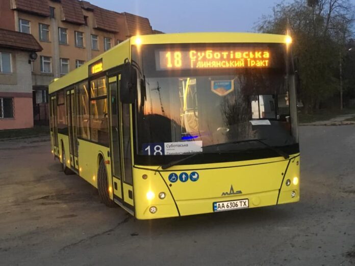 У Львові на маршрут № 18 запустили великі автобуси У Львові на маршрут № 18 запустили великі автобуси