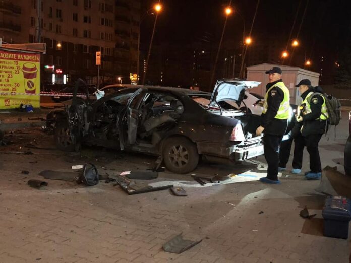 У Києві вночі вибух автомобіль – чоловіку відірвало руку У Києві вночі вибух автомобіль – чоловіку відірвало руку