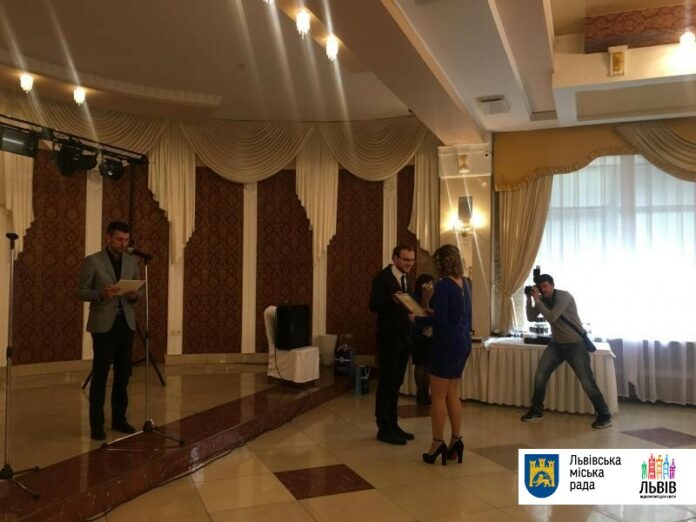 З нагоди Дня карного розшуку у Львові відзначили правоохоронців (фото) З нагоди Дня карного розшуку у Львові відзначили правоохоронців (фото)