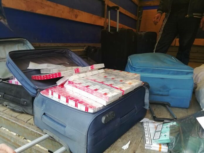 На Львівщині знищили понад сім тисяч пачок сигарет (фото) На Львівщині знищили понад сім тисяч пачок сигарет (фото)