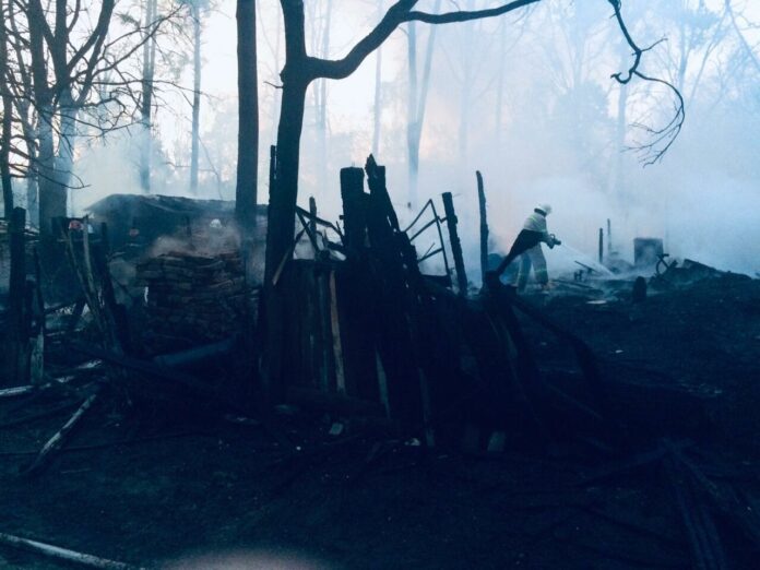 У Новояворівську згоріло 11 господарських будівель (фото) У Новояворівську згоріло 11 господарських будівель (фото)
