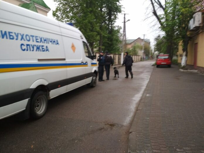 Поліція Львова розслідує “замінування” будинку Поліція Львова розслідує “замінування” будинку