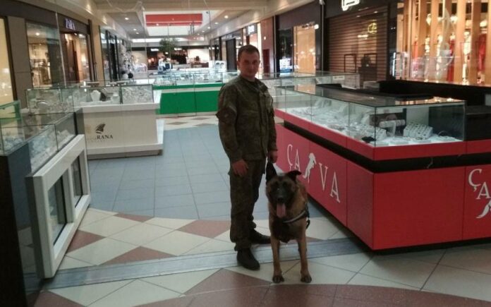 Сьогодні аеропорт у Львові “мінували” двічі, – поліція (фото) Сьогодні аеропорт у Львові “мінували” двічі, – поліція (фото)