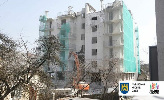 У Львові роботи з демонтажу багатоповерхівки на Личаківській триватимуть ще два тижні У Львові роботи з демонтажу багатоповерхівки на Личаківській триватимуть ще два тижні