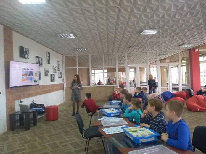 Як львівські школярі оживляли роботів (фото) Як львівські школярі оживляли роботів (фото)