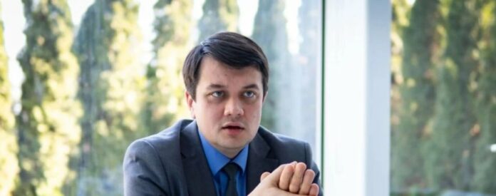 У Зеленського відмовилися давати прес-конференцію перед дебатами У Зеленського відмовилися давати прес-конференцію перед дебатами