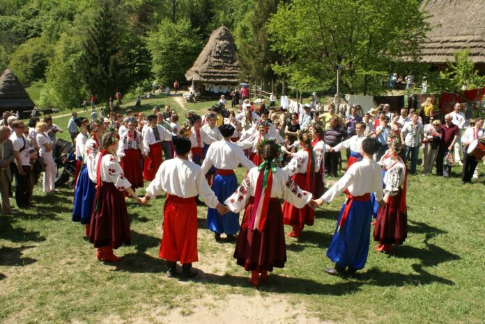Сьогодні у Львові відбудуться святкові поливання та фестиваль Сьогодні у Львові відбудуться святкові поливання та фестиваль