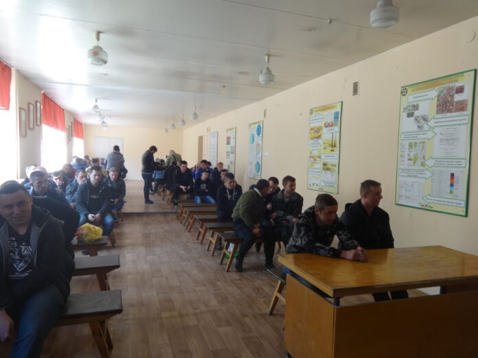 Активна фаза: перші строковики весняного призову з Львівщини вирушають у військові частини Активна фаза: перші строковики весняного призову з Львівщини вирушають у військові частини