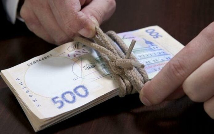 Українці задекларували майже вдвічі більше доходів, ніж минулого року Українці задекларували майже вдвічі більше доходів, ніж минулого року