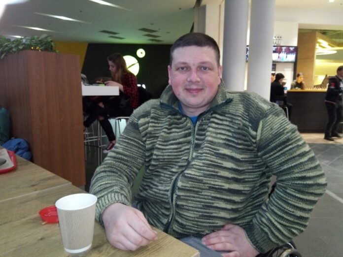 Життя у візку: як паралізований ветеран російсько-української війни допомагає таким, як і сам Життя у візку: як паралізований ветеран російсько-української війни допомагає таким, як і сам