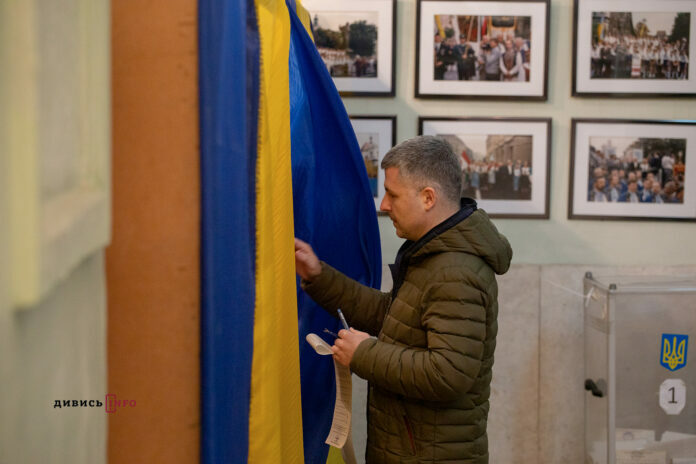 Понад 10 тисяч виборців з інших областей голосуватимуть на Львівщині Понад 10 тисяч виборців з інших областей голосуватимуть на Львівщині