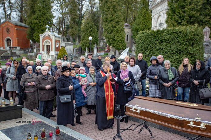 Як львів’яни прощалися з діячкою ОУН Марією Макогон-Дужою (фоторепортаж) Як львів’яни прощалися з діячкою ОУН Марією Макогон-Дужою (фоторепортаж)