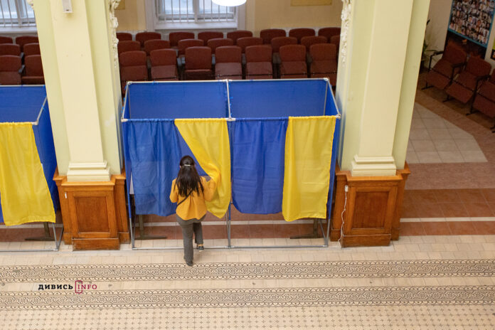 245 одиниць спецтехніки рятувальників Львівщини чергують на виборах 245 одиниць спецтехніки рятувальників Львівщини чергують на виборах