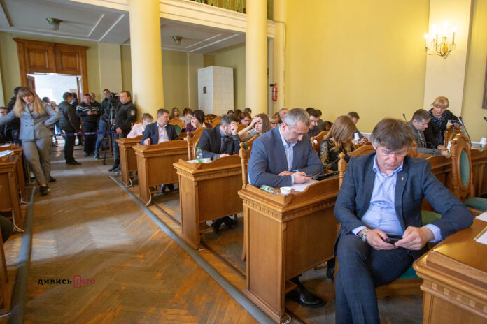 Борг російському бізнесмену Чуркіну за автобуси до Євро 2012 уже віддали, – депутат ЛМР Борг російському бізнесмену Чуркіну за автобуси до Євро 2012 уже віддали, – депутат ЛМР