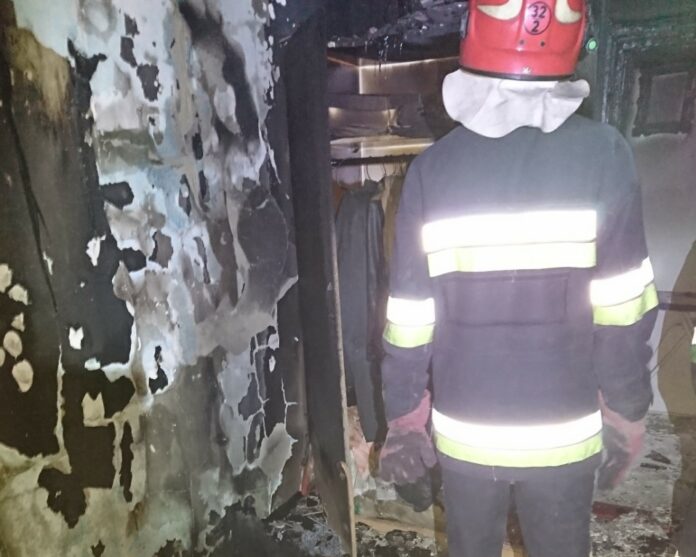Під час пожежі у львівській квартирі врятували дідуся Під час пожежі у львівській квартирі врятували дідуся