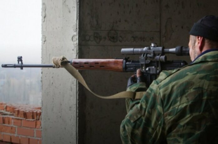 На Донбасі ворожі снайпери поранили двох бійців ООС На Донбасі ворожі снайпери поранили двох бійців ООС